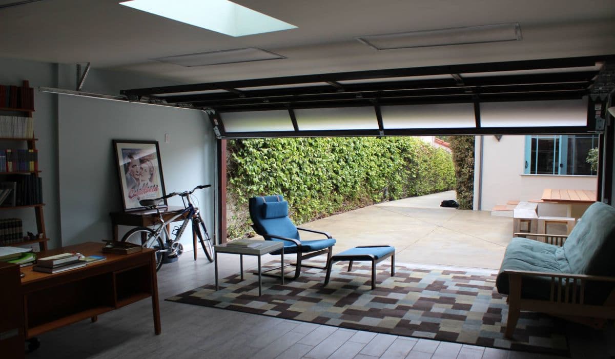 garage-living-room