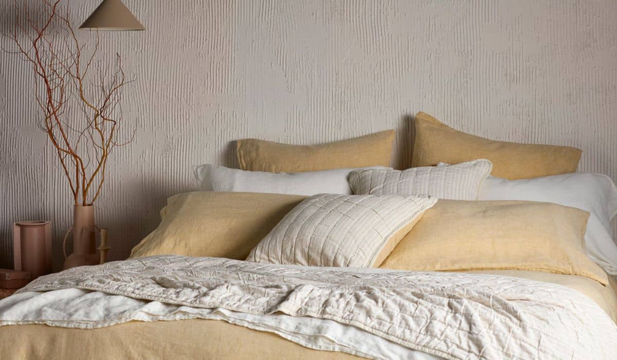 dress-a-bed-with-cushions