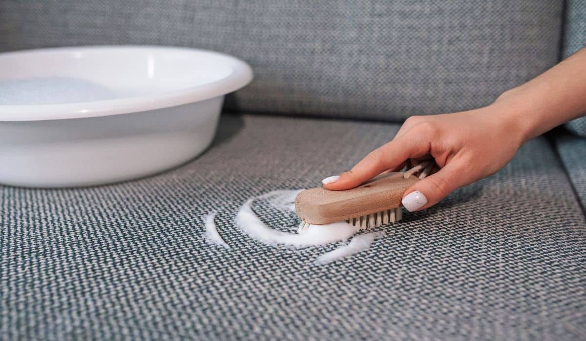 milk-stain-out-of-sofa