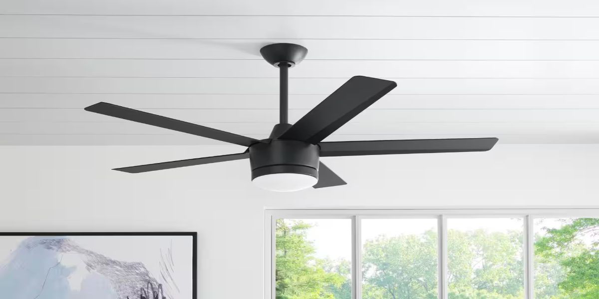 Ceiling Fans with Integrated Light Fixtures