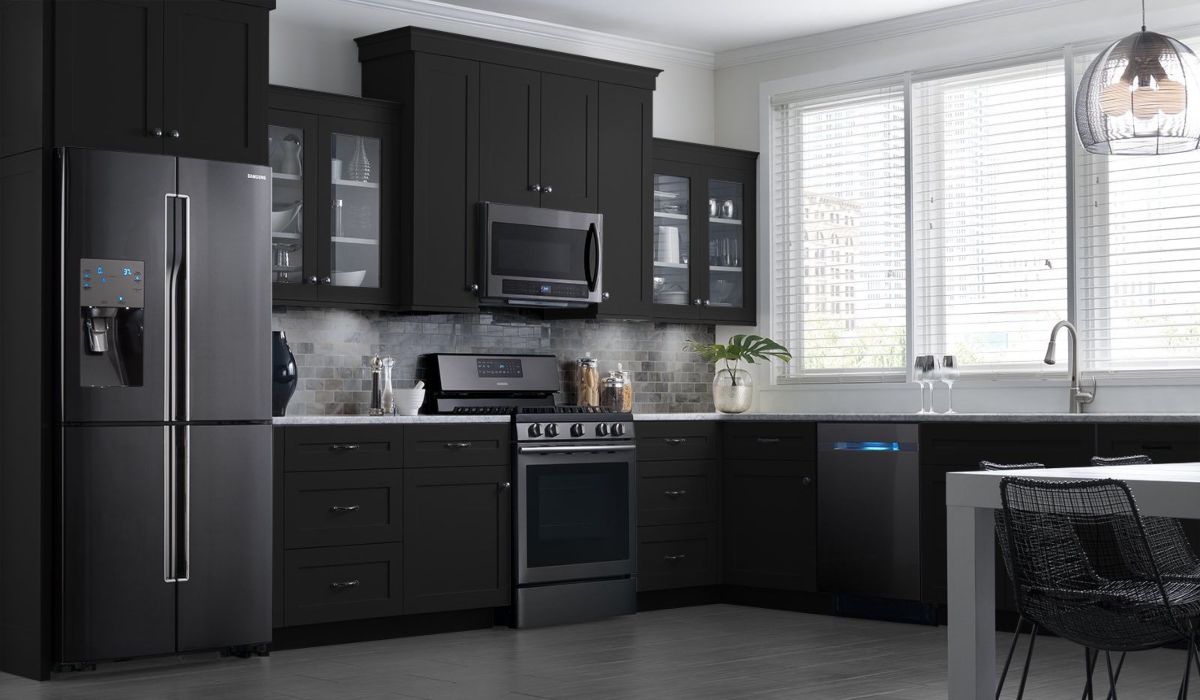 black-kitchen-appliances
