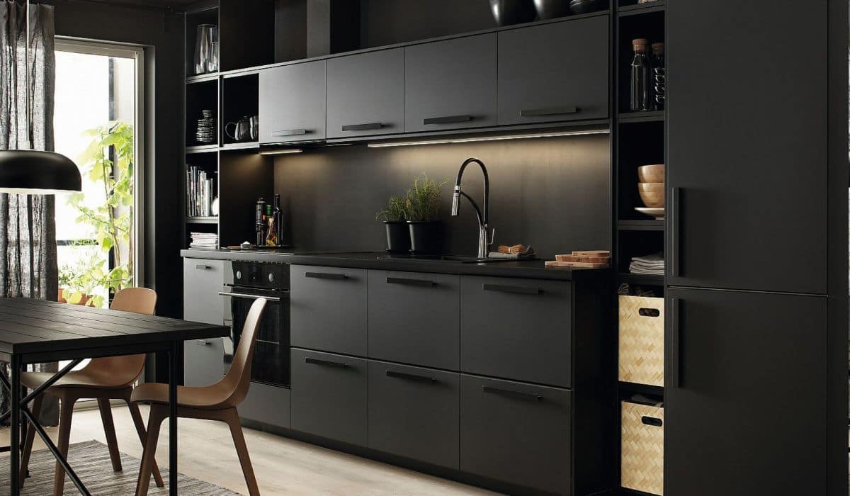 black-kitchen-cabinets