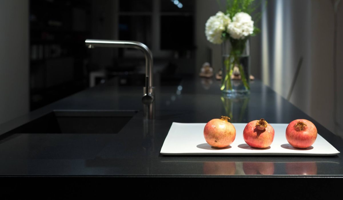 black-kitchen-worktops