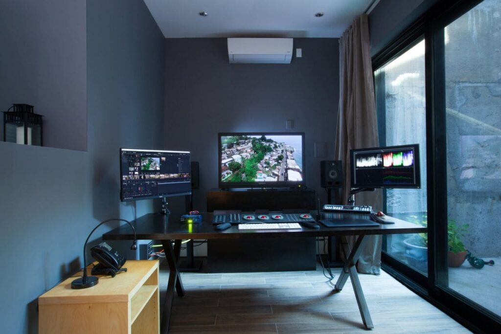 grey-gaming-room-ideas