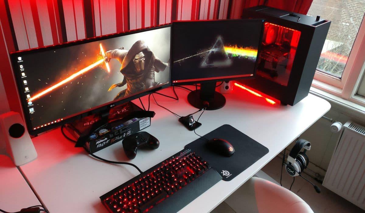 light-red-gaming-rooms