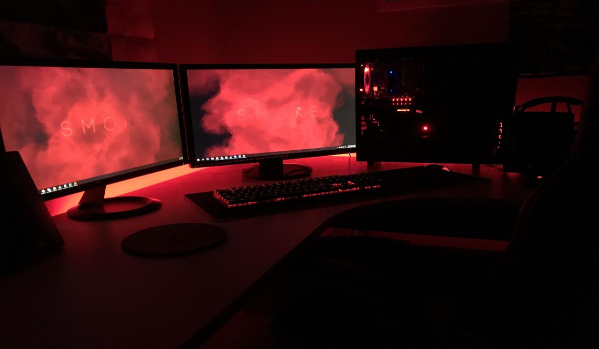red-gaming-setups