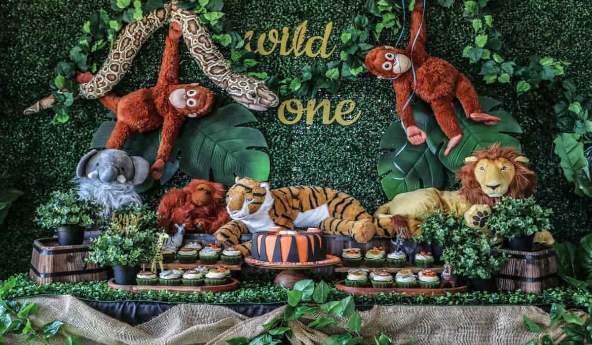 safari birthday decorations