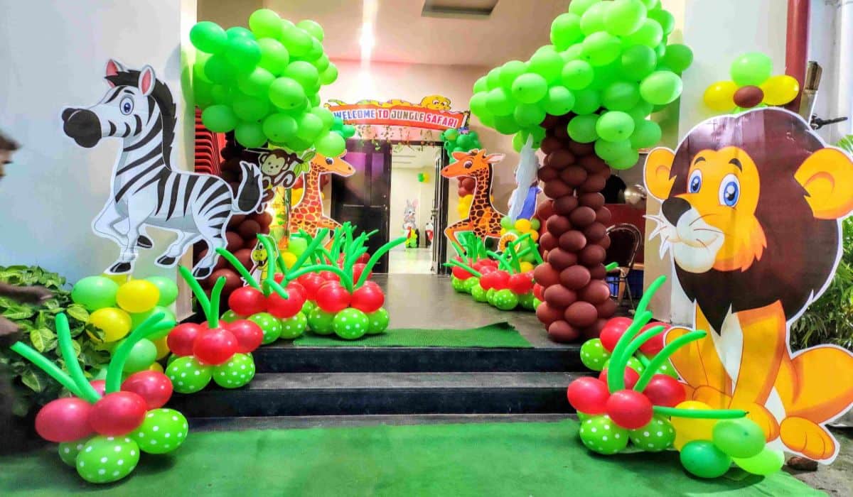 safari party decorations