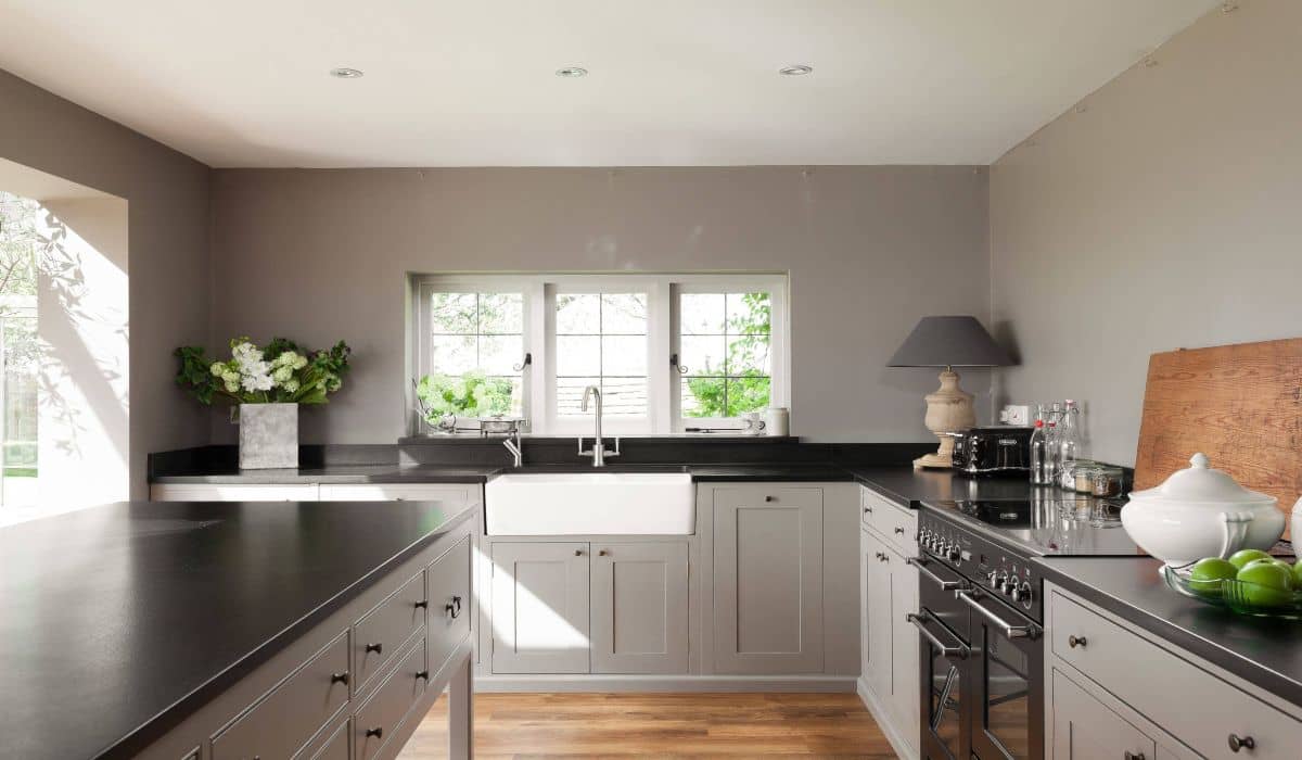 small-grey-kitchen-cabinet-ideas